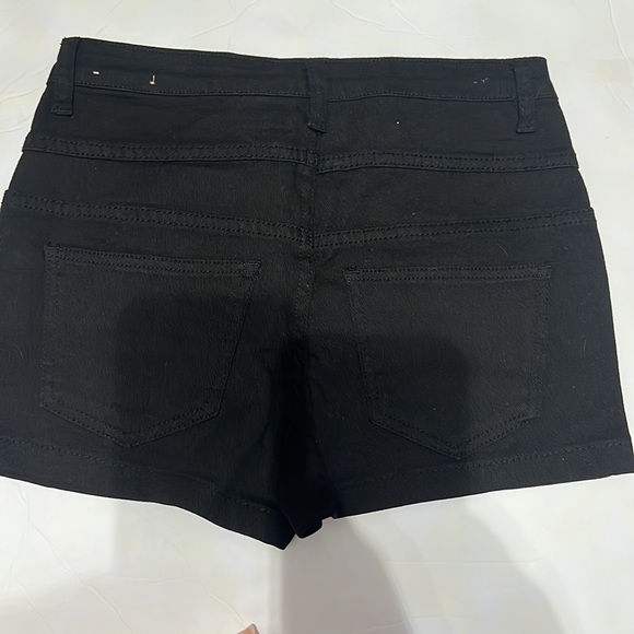 New Delia’s Skylar Black Jeans Short size 6 - Picture 4 of 6